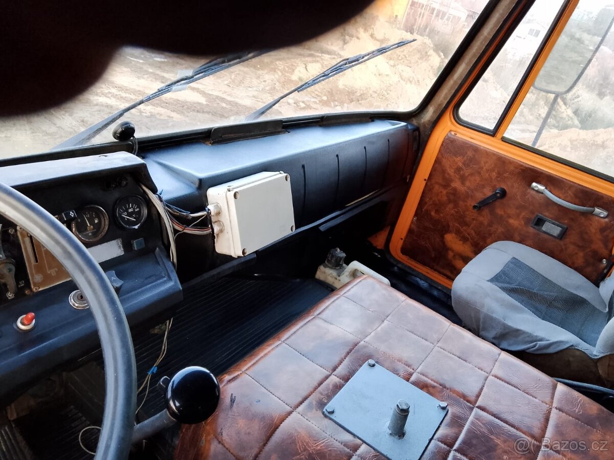 Tatra 815 sklápěč - 8