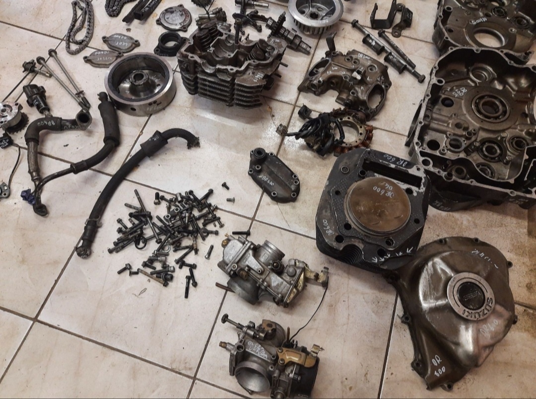 Suzuki dr 600 díly motoru dr600 - 8