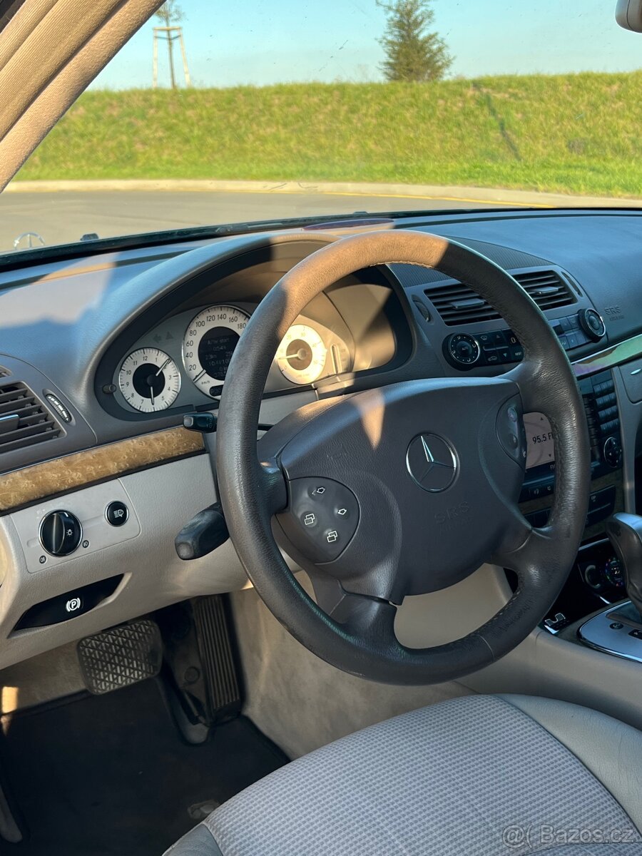 Mercedes-Benz W211 - 8