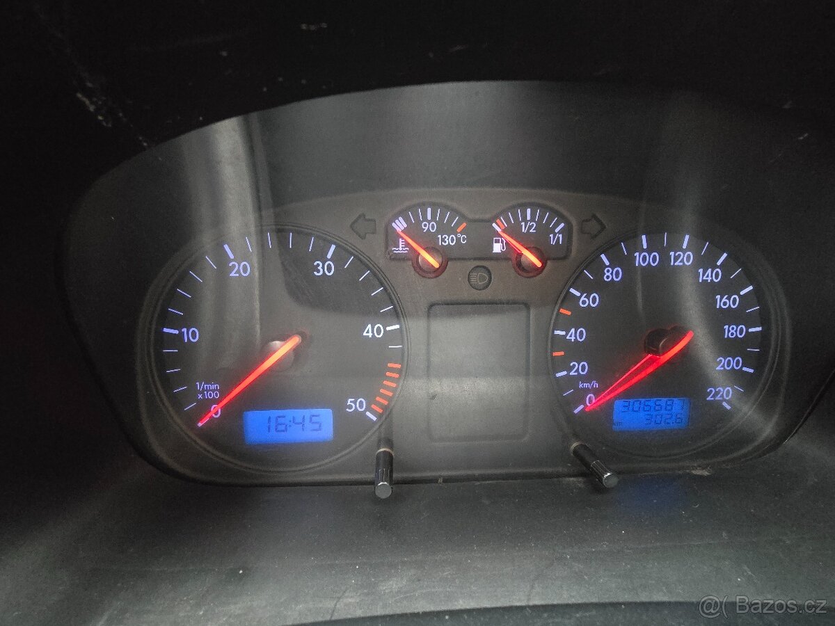 VW Caravelle Syncro - 8