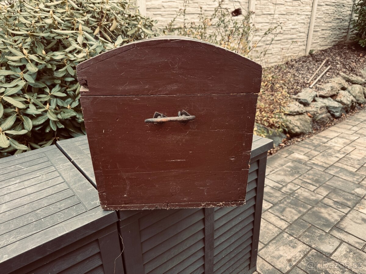 Dřevěná truhla - 8