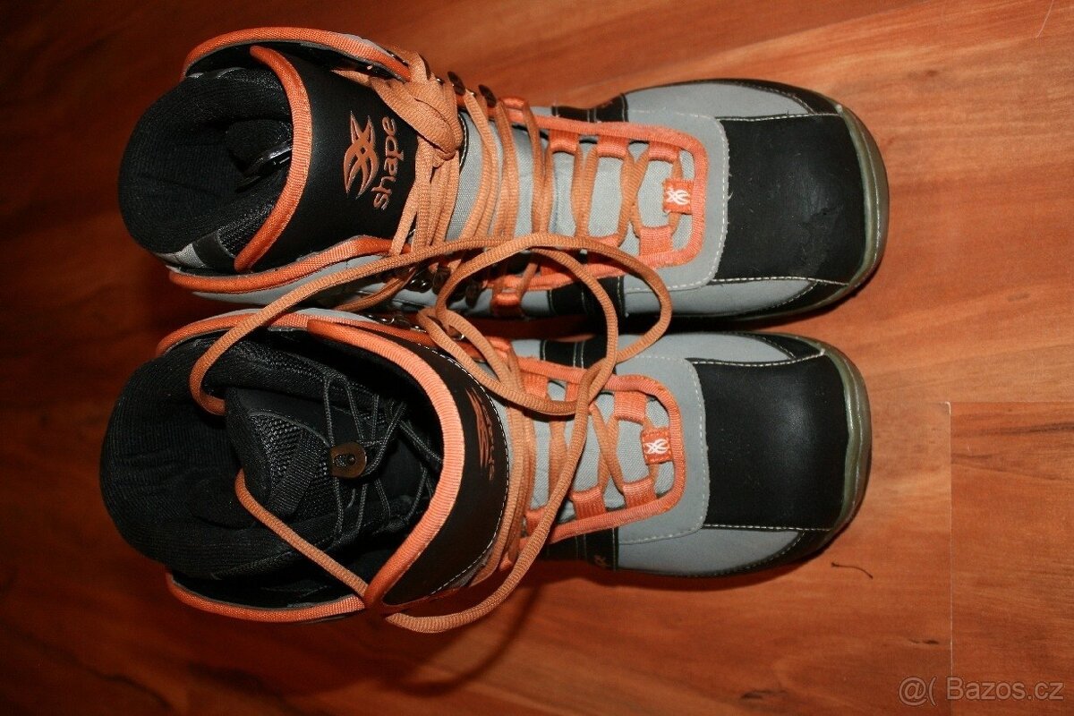 snowboard Hott stuff 145 cm , boty 40 - 8