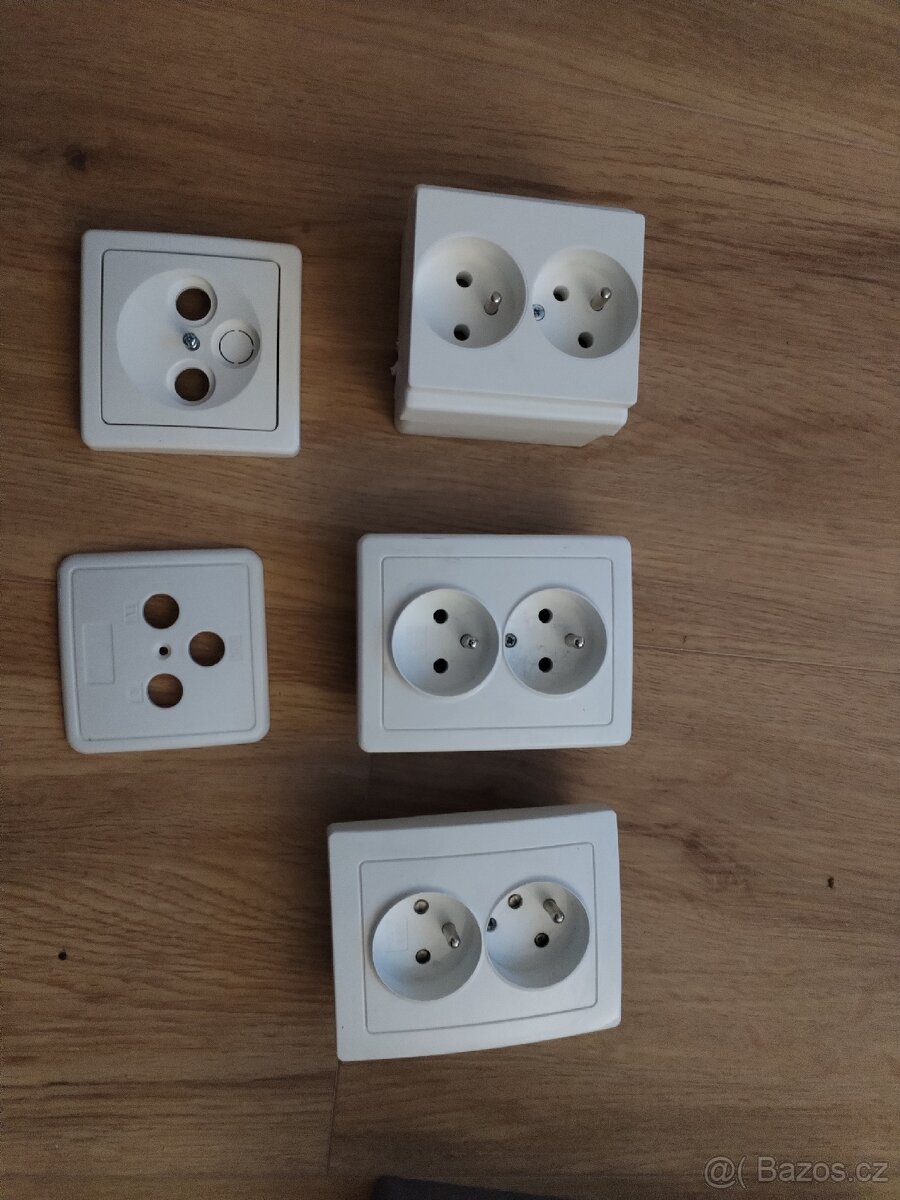 Vypínače, zásuvky, kryty vypinace - 8