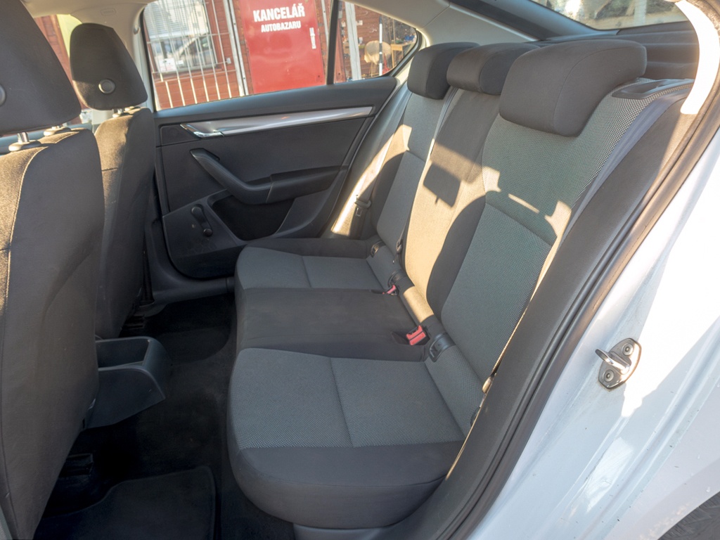 Škoda Octavia ČR 1.2TSI – 2x PNEU - 8