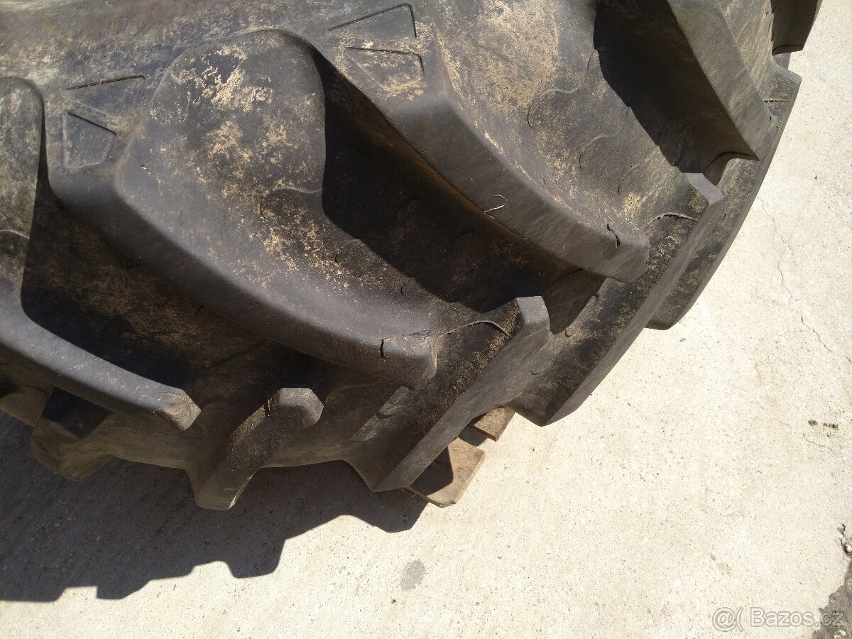 JOHN DEERE dvoumontáž - 8