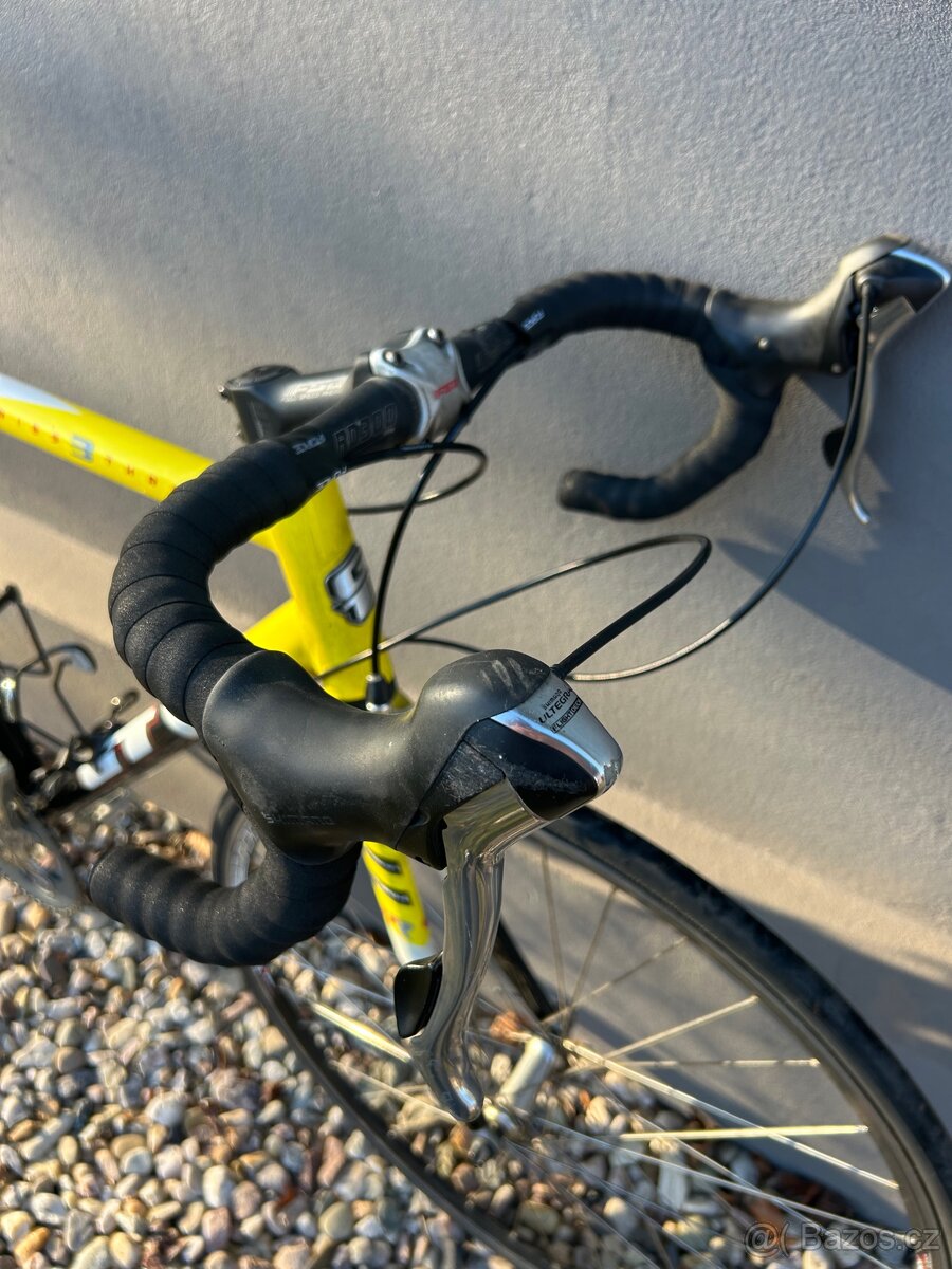 Silniční kolo GT - 8