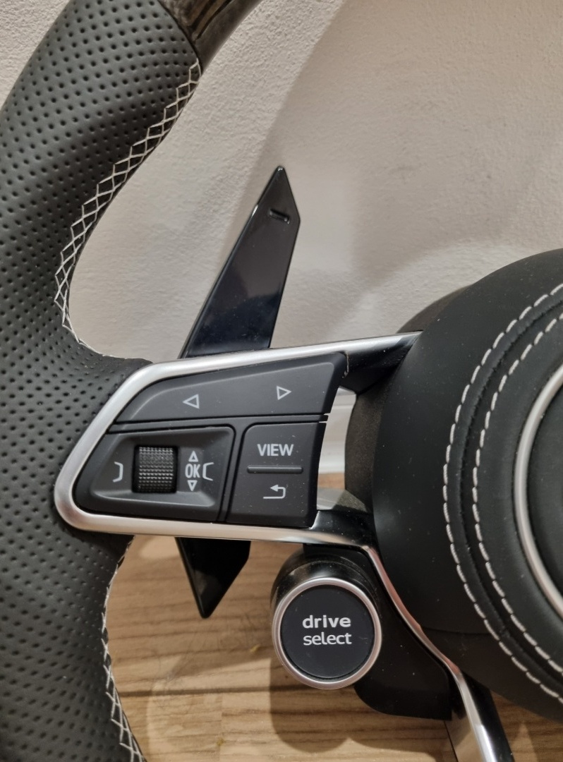 -AUDI R8 VOLANT SPORTOVY - START/STOP DRIVE SELECT - 8