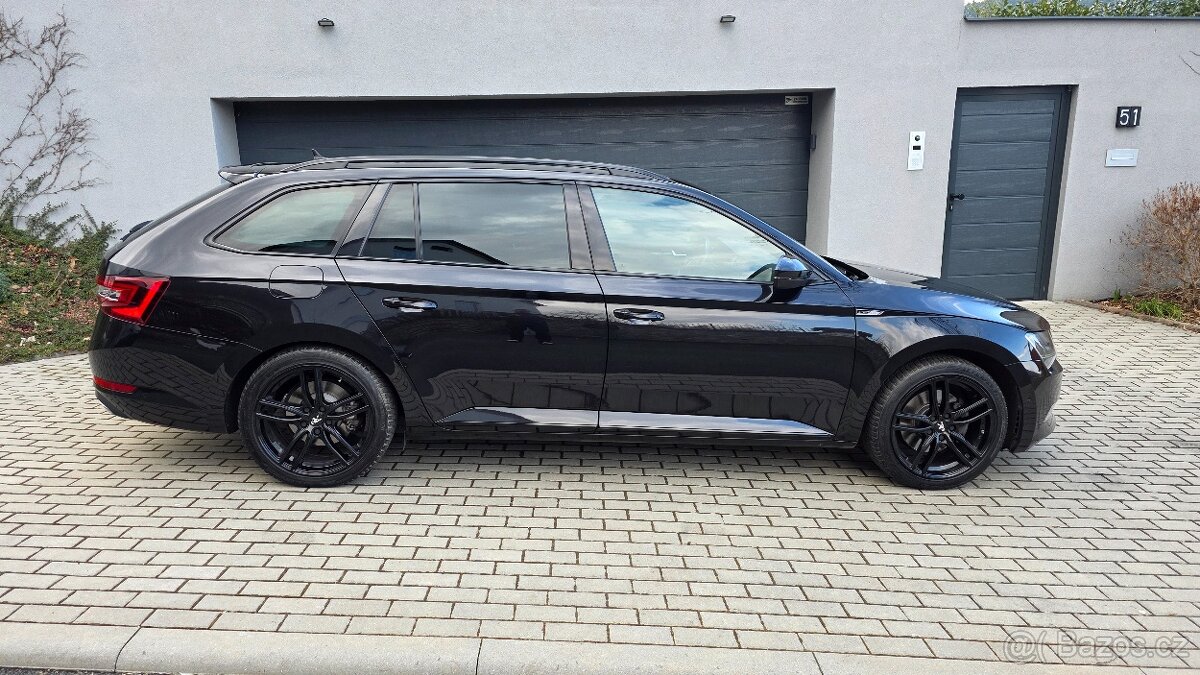 ŠKODA SUPERB COMBI SPORTLINE - 8