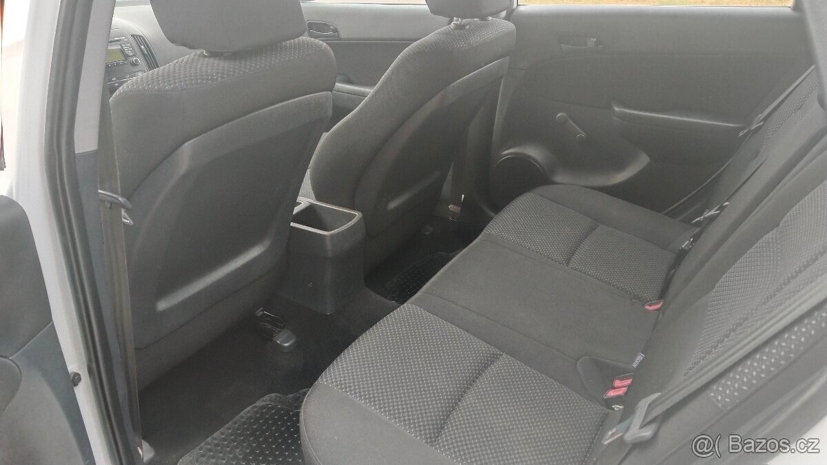 hyundai i30 1,4 16V combi - 8