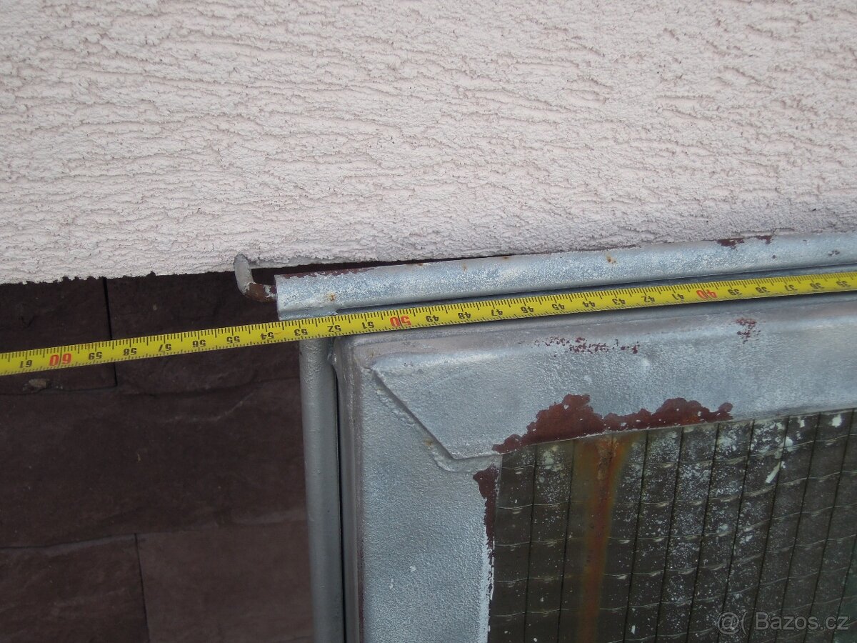 Střešní výlezové okno - výlez ke komínu - 8