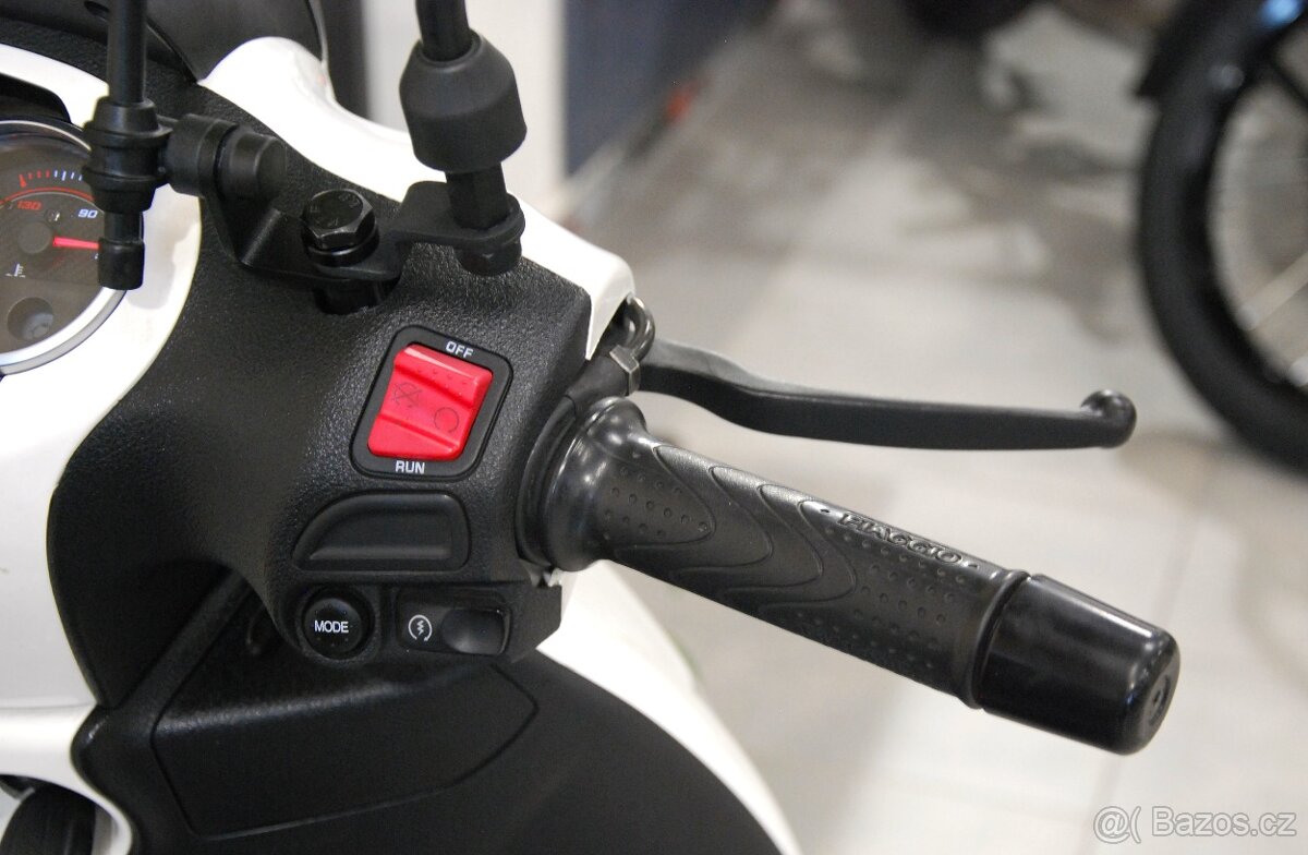 Piaggio Beverly 350 ABS + ASR - 8