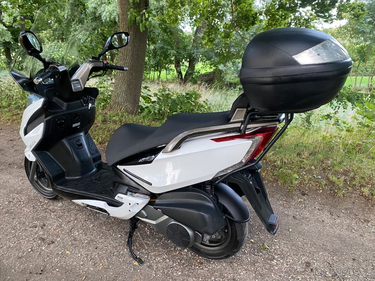 Kymco Grand Dink 300i - 8