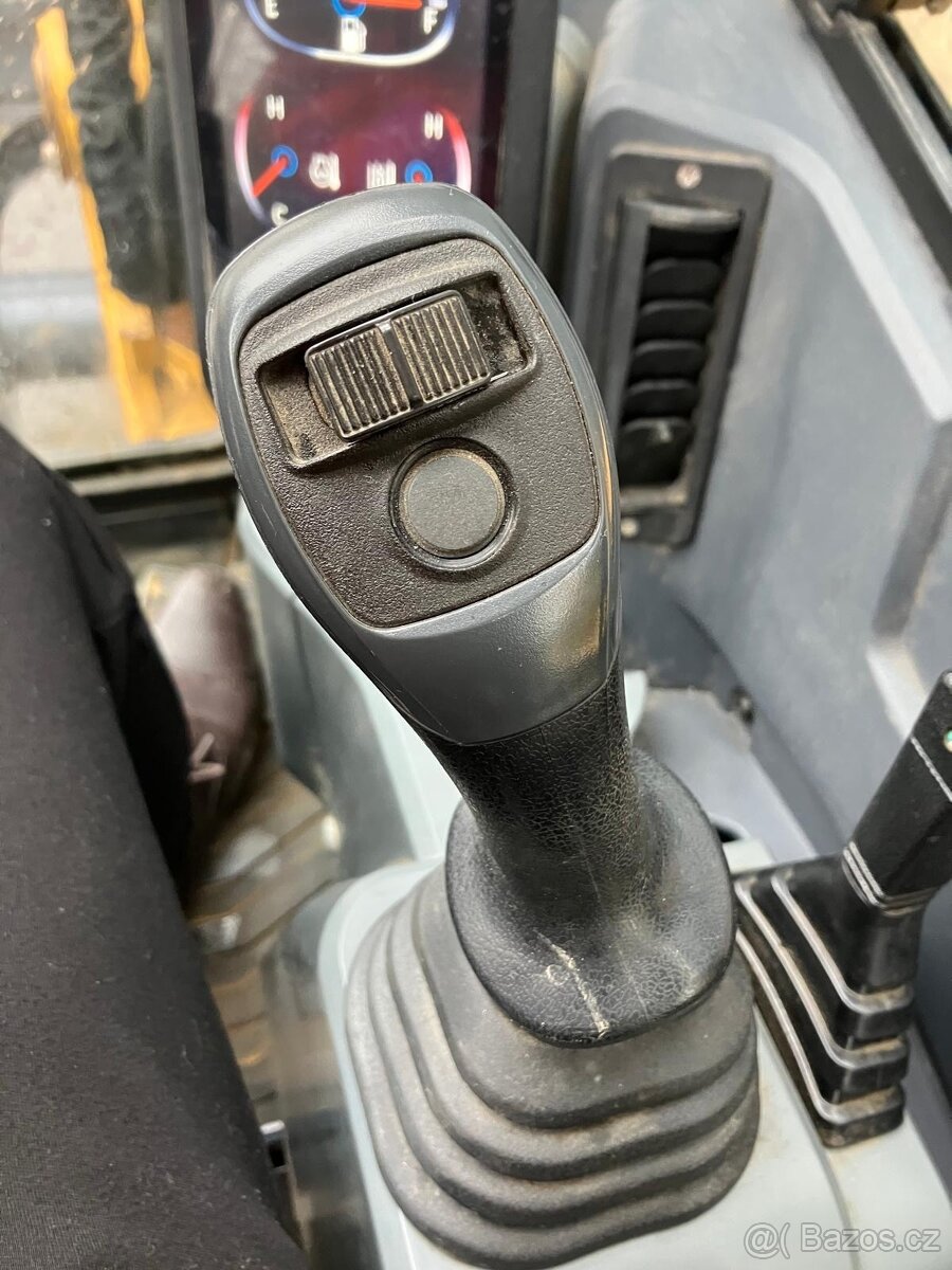 Minirypadlo XCMG XE55 5,7t - 8