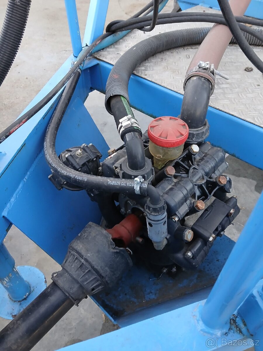 3000l Tažený postřikovač INUMA 3024 - 8