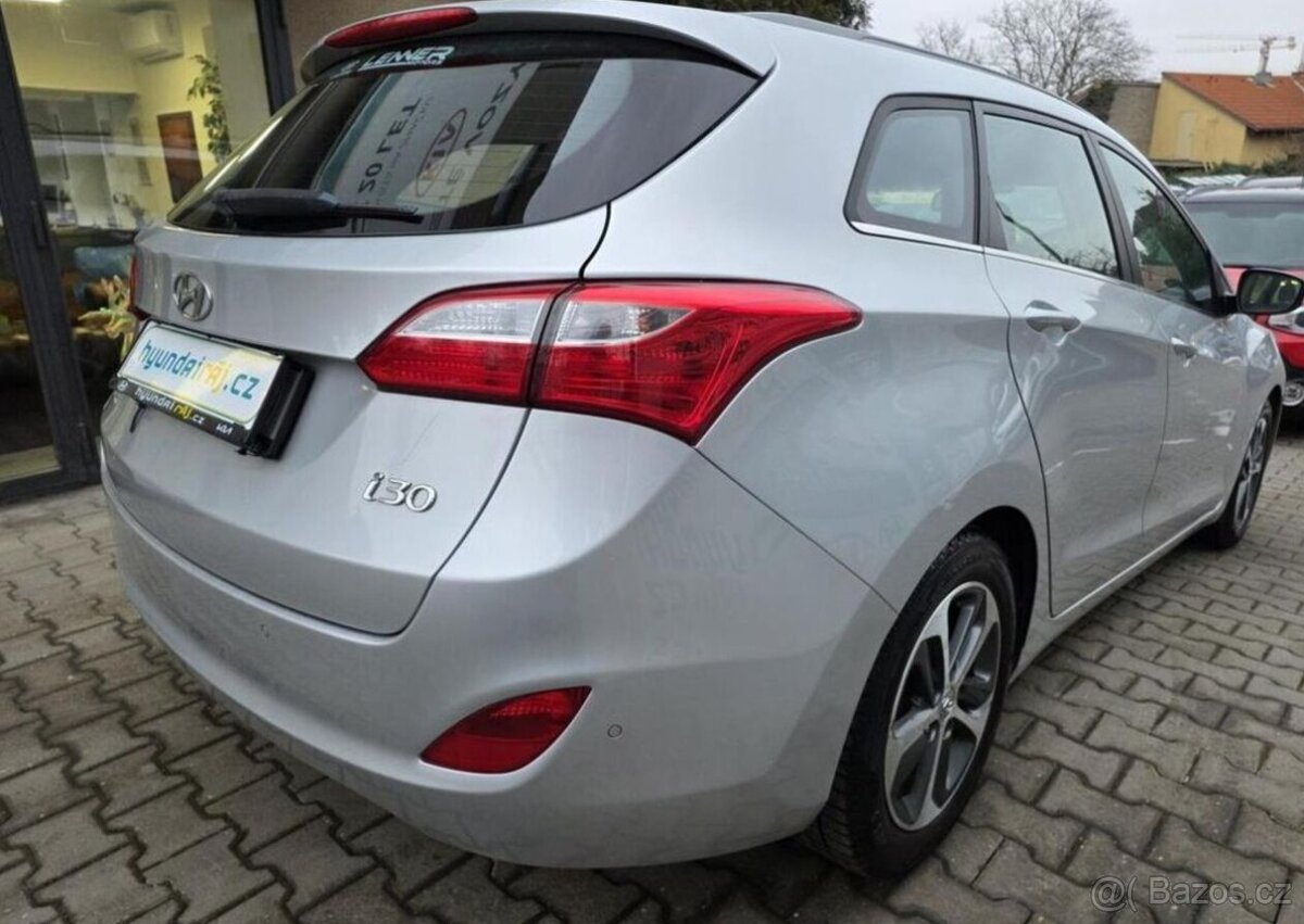 Hyundai i30 1.6-VYHŘÍVANÝ VOLANT+SEDADLA - 8