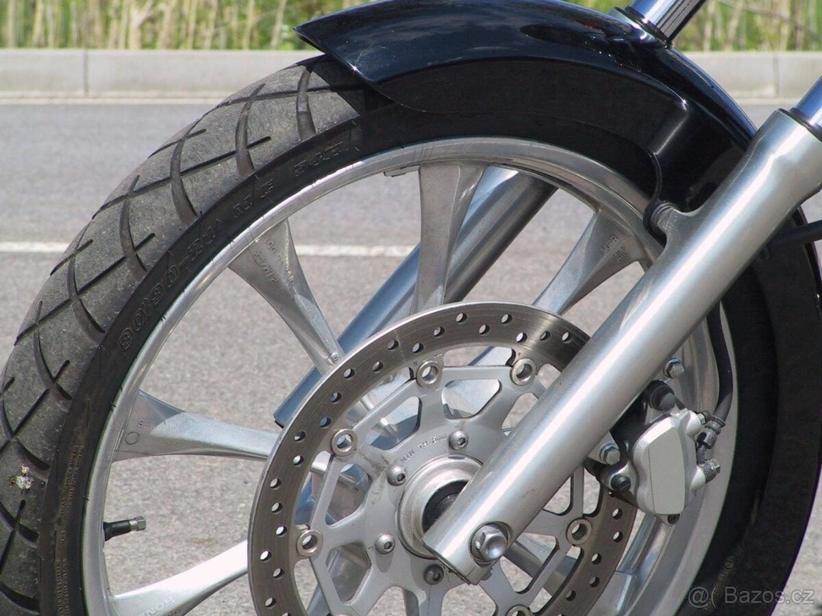 Honda VT 1300 CX - 8