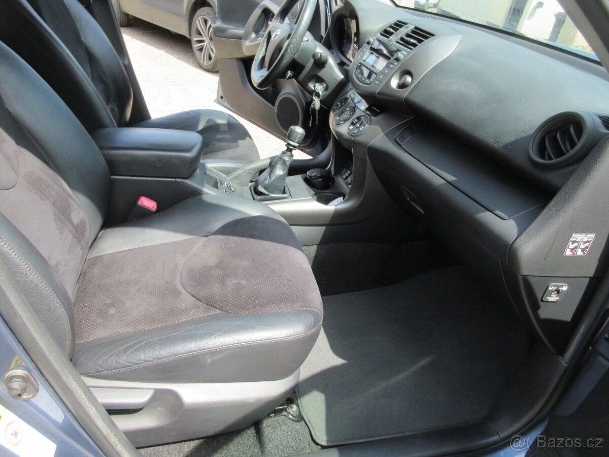 Toyota RAV4 2,2 D - 8