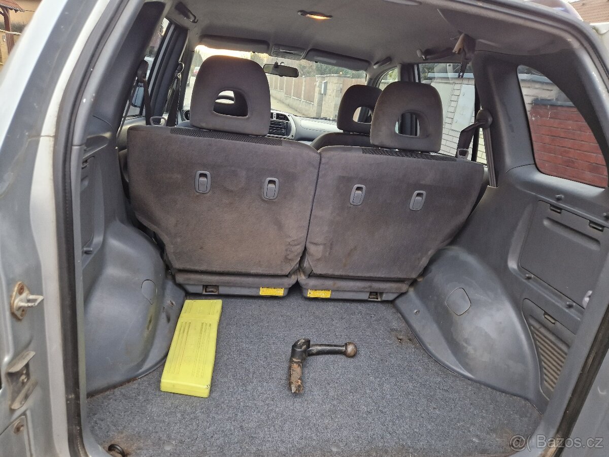 Toyota RAV4 2.0 diesel 4x4 - tažné zařízení - - 8