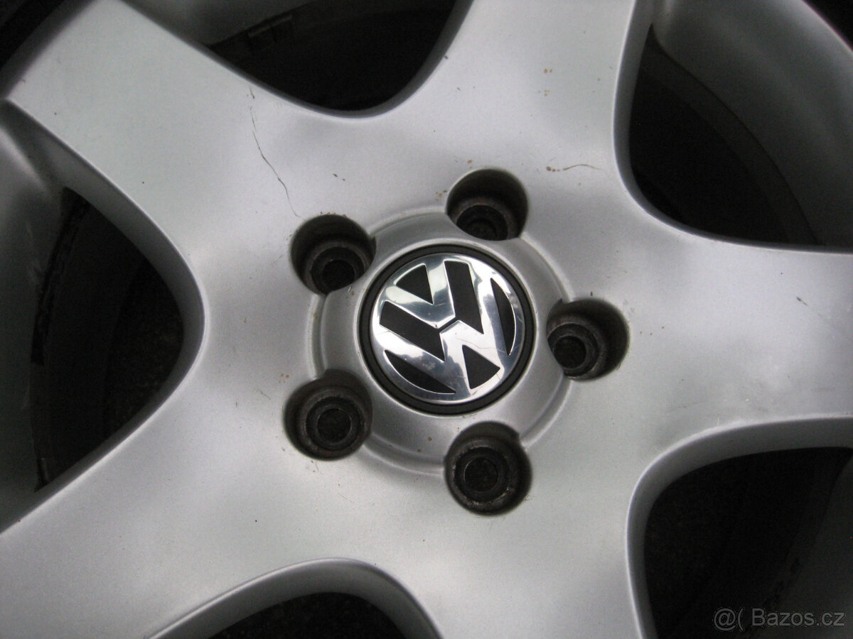 Alu disky s letním pneu originál VW R 17 - 8