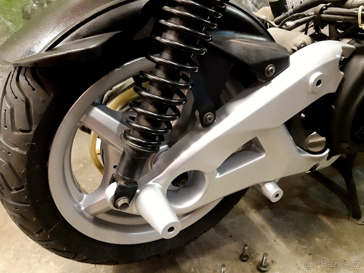 Yamaha Cygnus-X 125 - 8