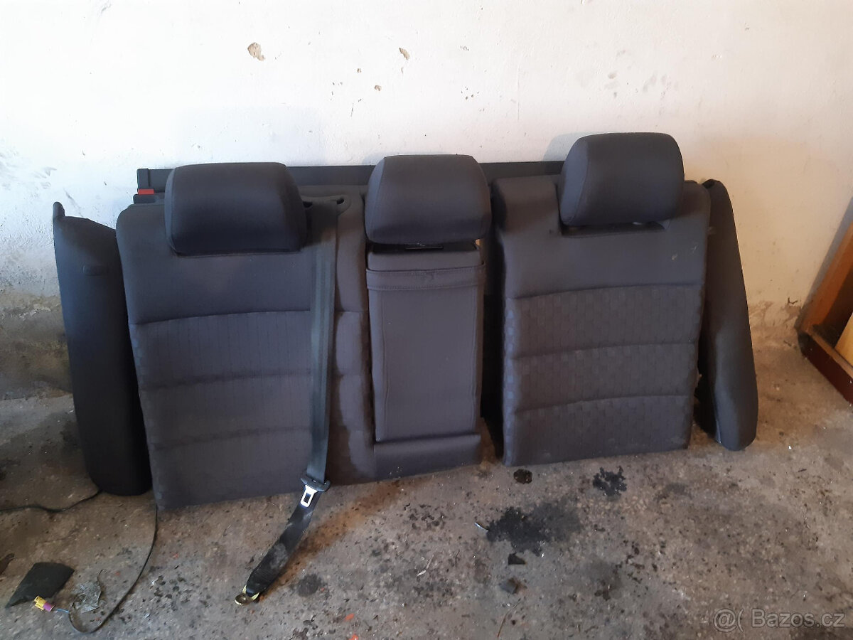 AUDI A6 C5 - sedačky + roleta - 8