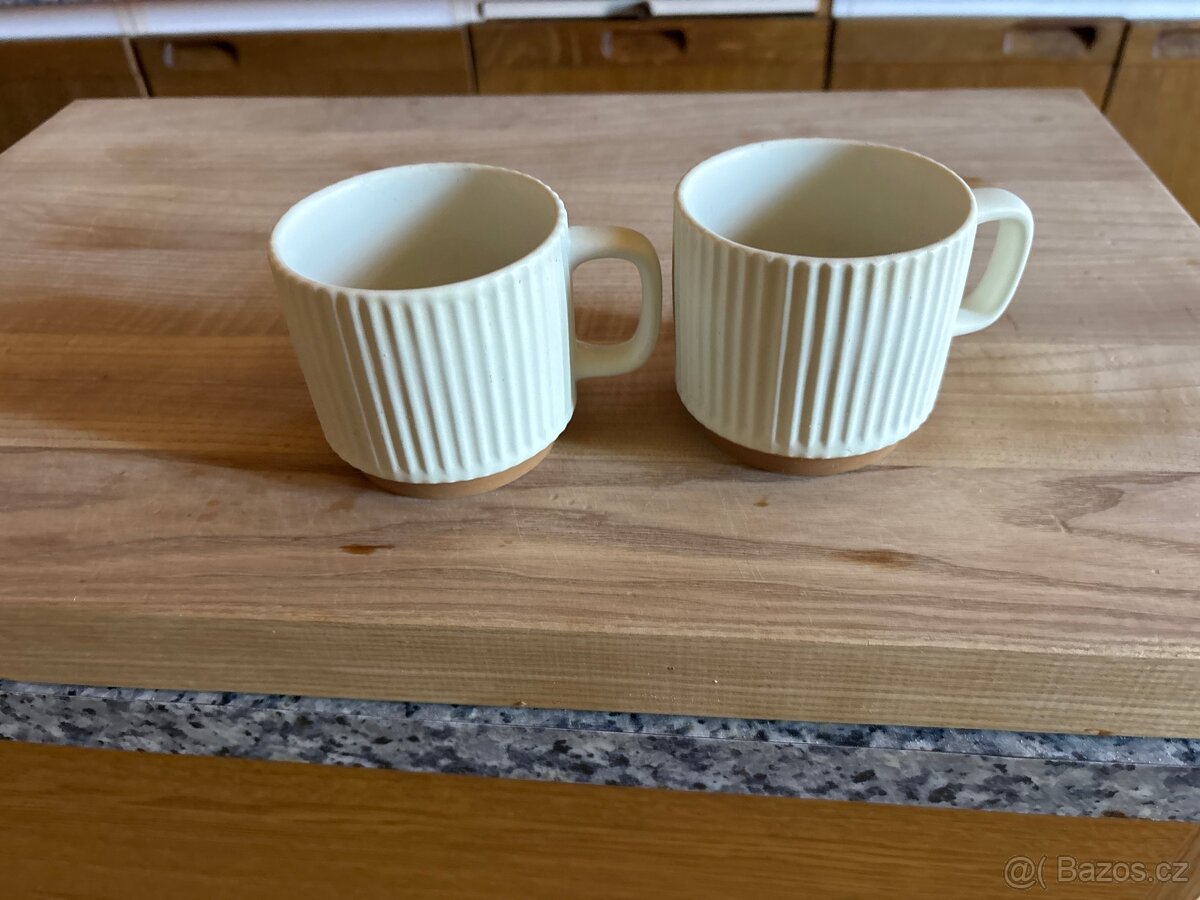 Brousene české sklo, stylové keramické hrnky - 8