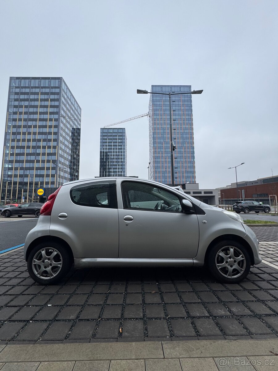 Peugeot 107, 1.0 , rok 2006 - 8