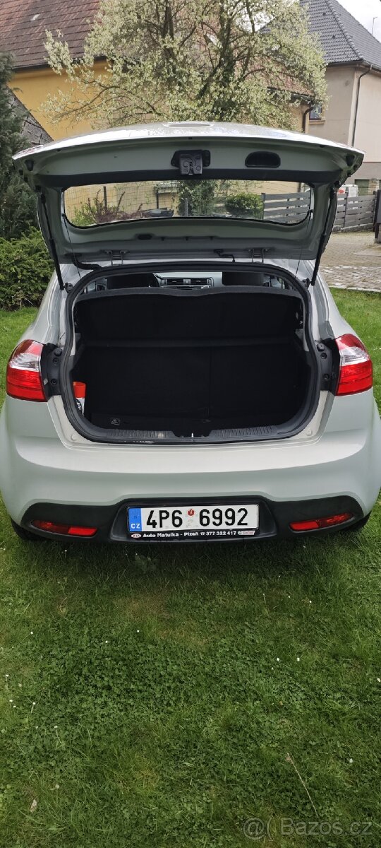 Kia Rio - 8