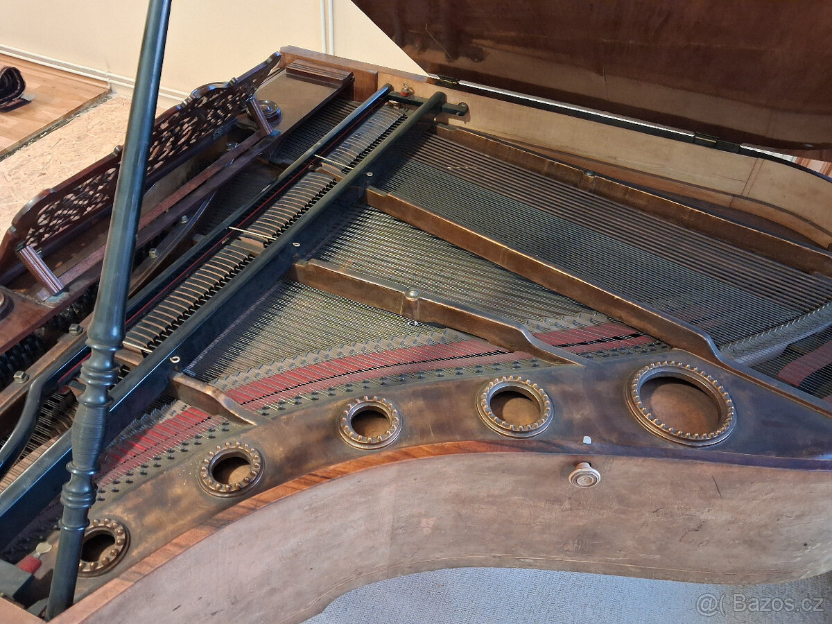 Klavír - 8