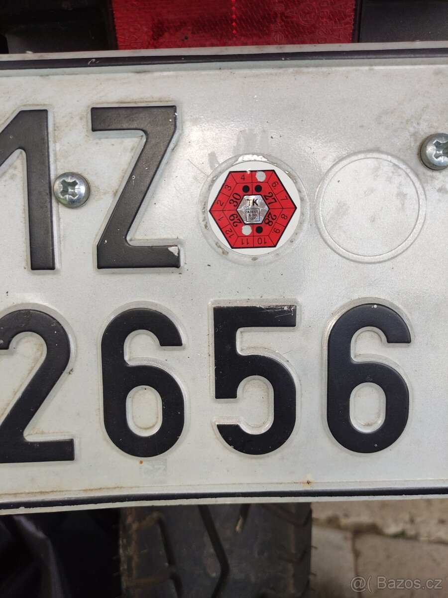 Prodám za dobrou cenu.Kawasaki Zephyr 550. - 8