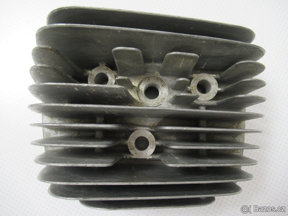 JAWA 250/623 UŘ Bizon - nová hlava (pravá) - 8