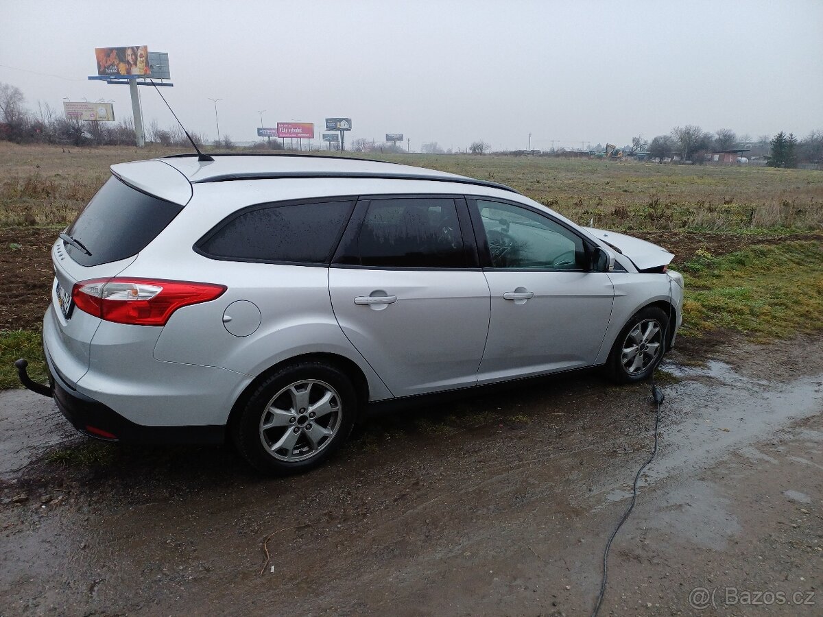 Ford focus combi 1,6 nafta - 8