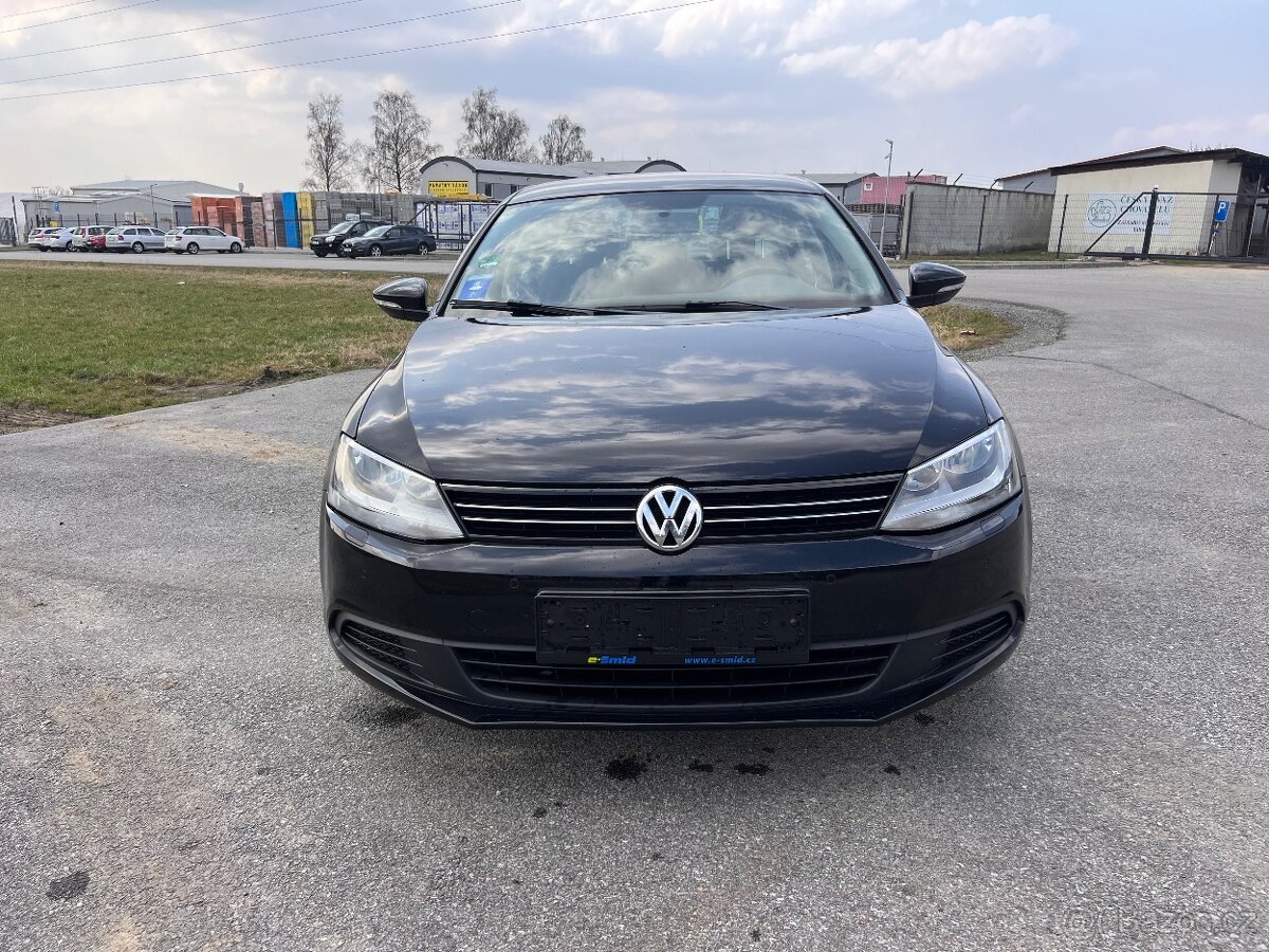 Volkswagen Jetta - 8