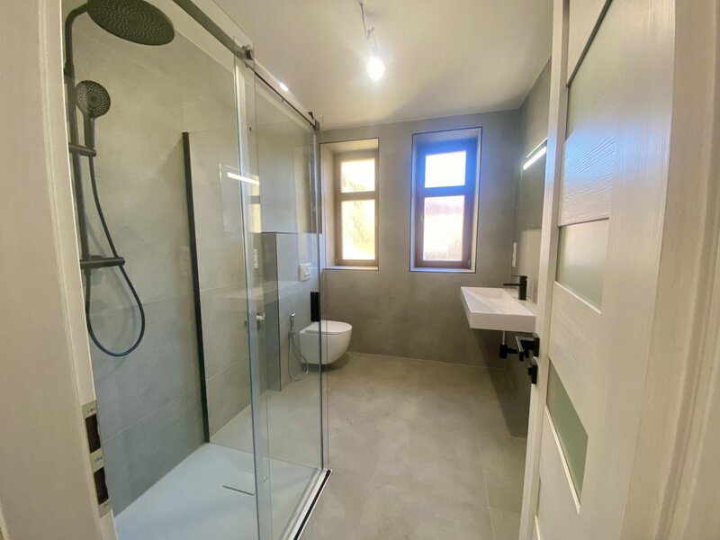 Moderní a nadstandardně zrekonstruovaný byt 3+kk (66 m²) - 8