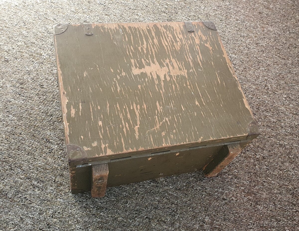 Vojenská dřevěná bedna 2x - 8