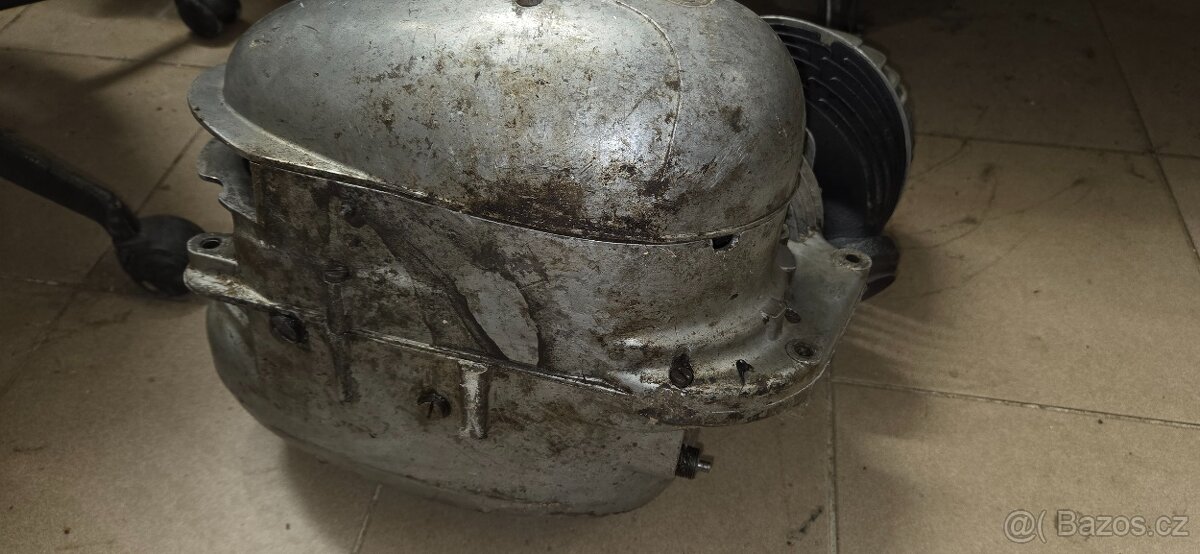 ČZ 250/455 motor - 8