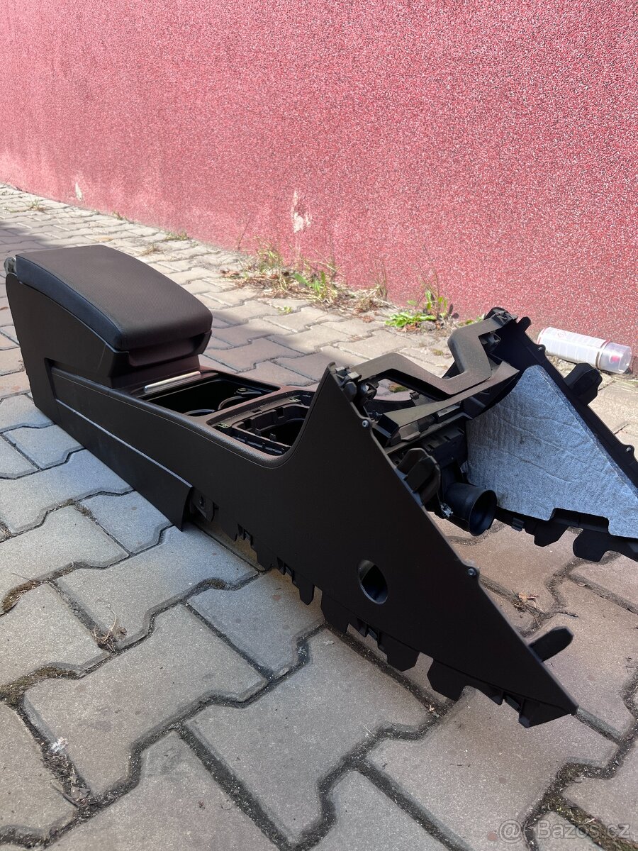 Interiér, Sedačky PASSAT B7 - 8