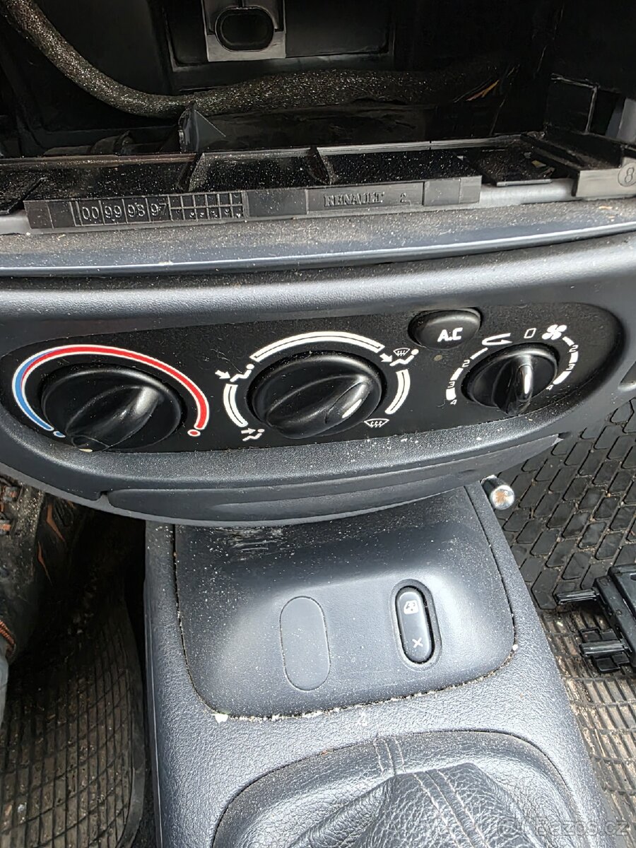 Renault Megane 1,6 - 8