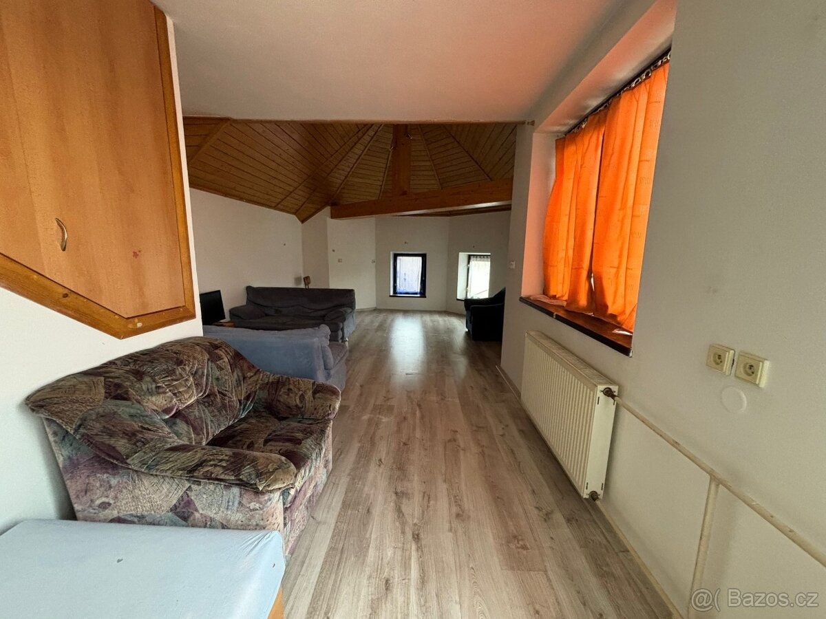 Prostorný byt 4+kk - 8