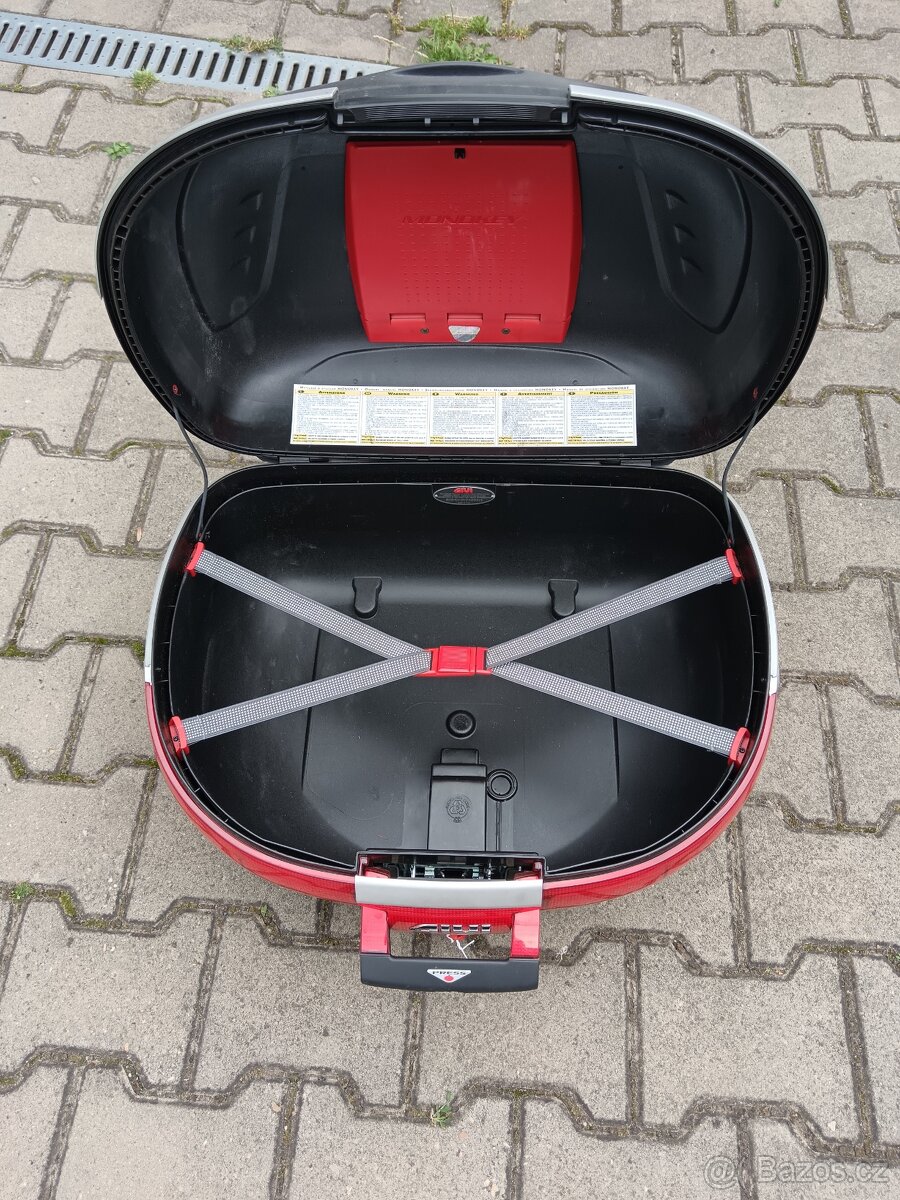 Givi kufr + základna Honda CBR - 8