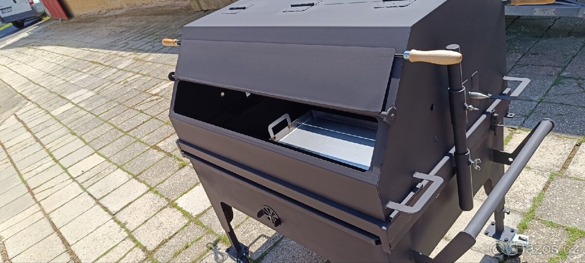 Multifunkční gril na selátko a kýtu - 8