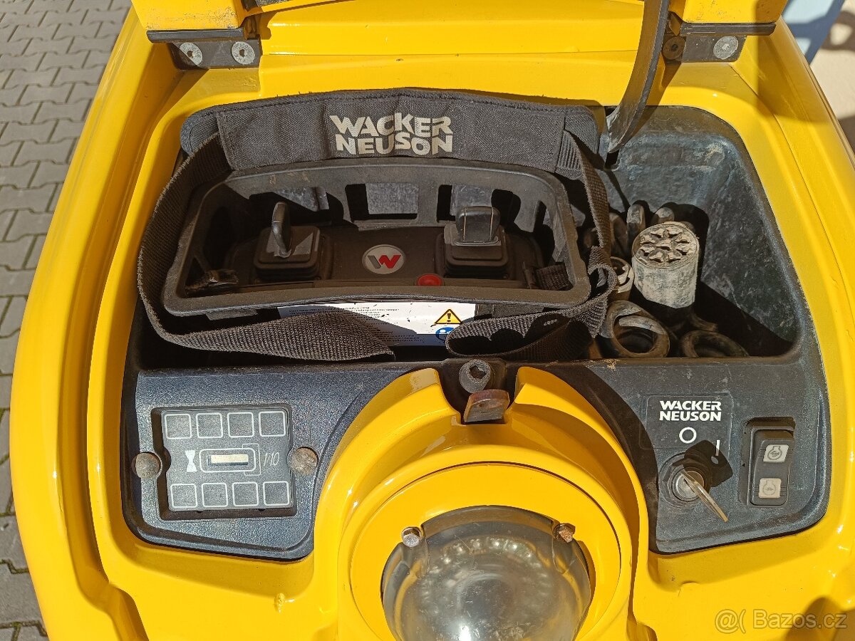 Vibrační válec Wacker Neuson RTKx-SC 3 - motor KUBOTA - 8
