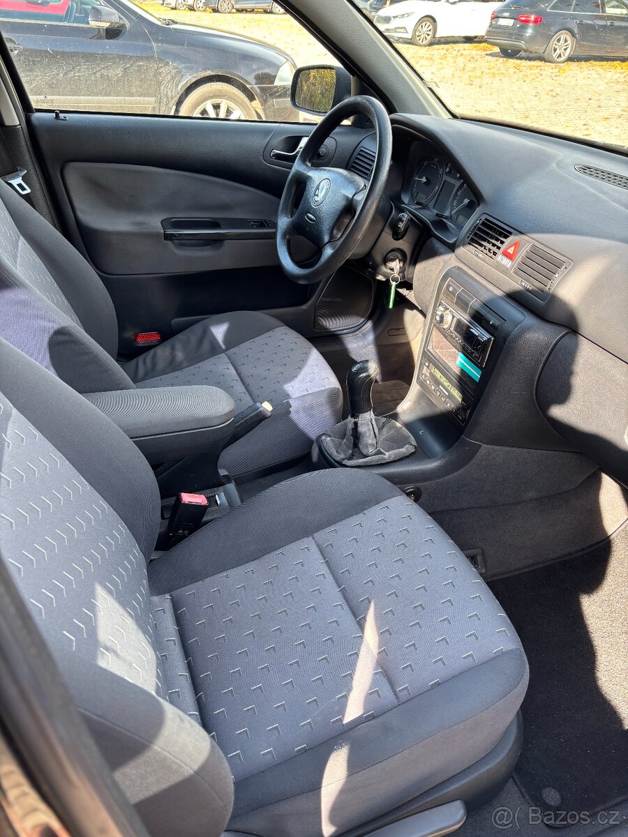 ŠKODA OCTAVIA 1.9 TDI 66KW R.V. 2004 - 8