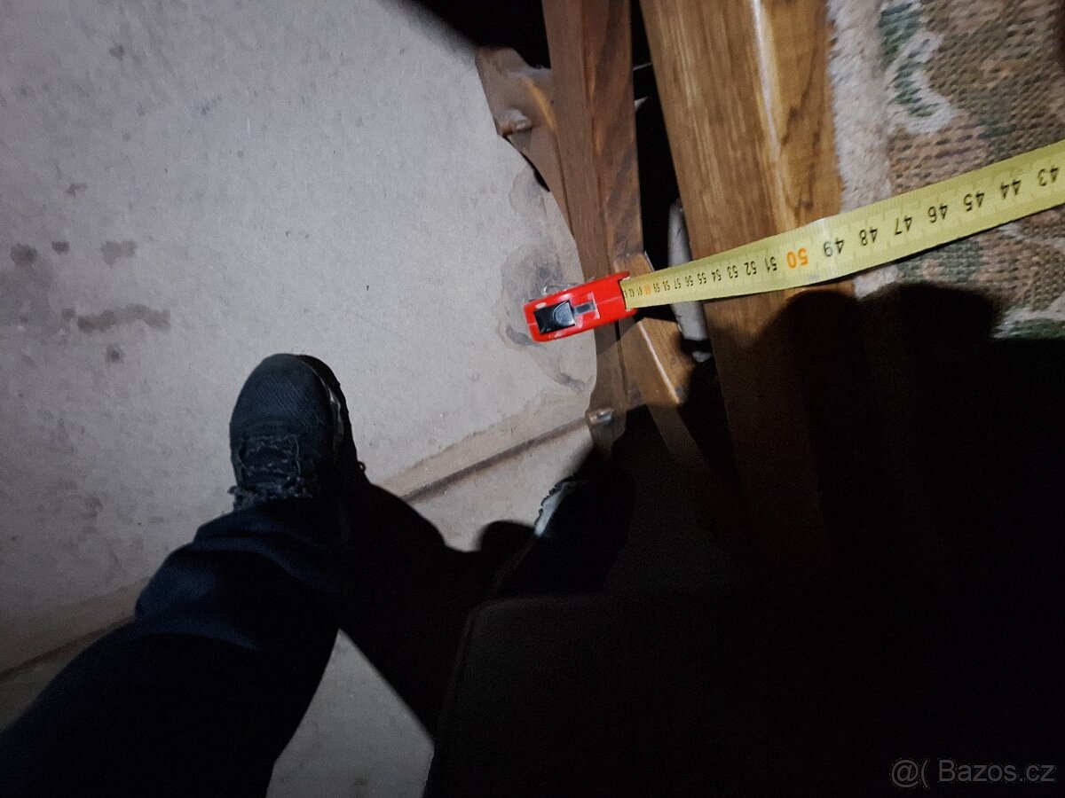 Jídelní stůl s šesti židlema - 8