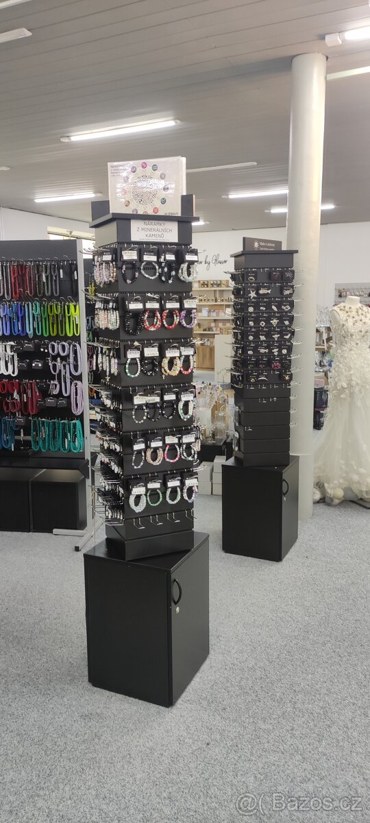 Prodejní otočný stojan. - 8