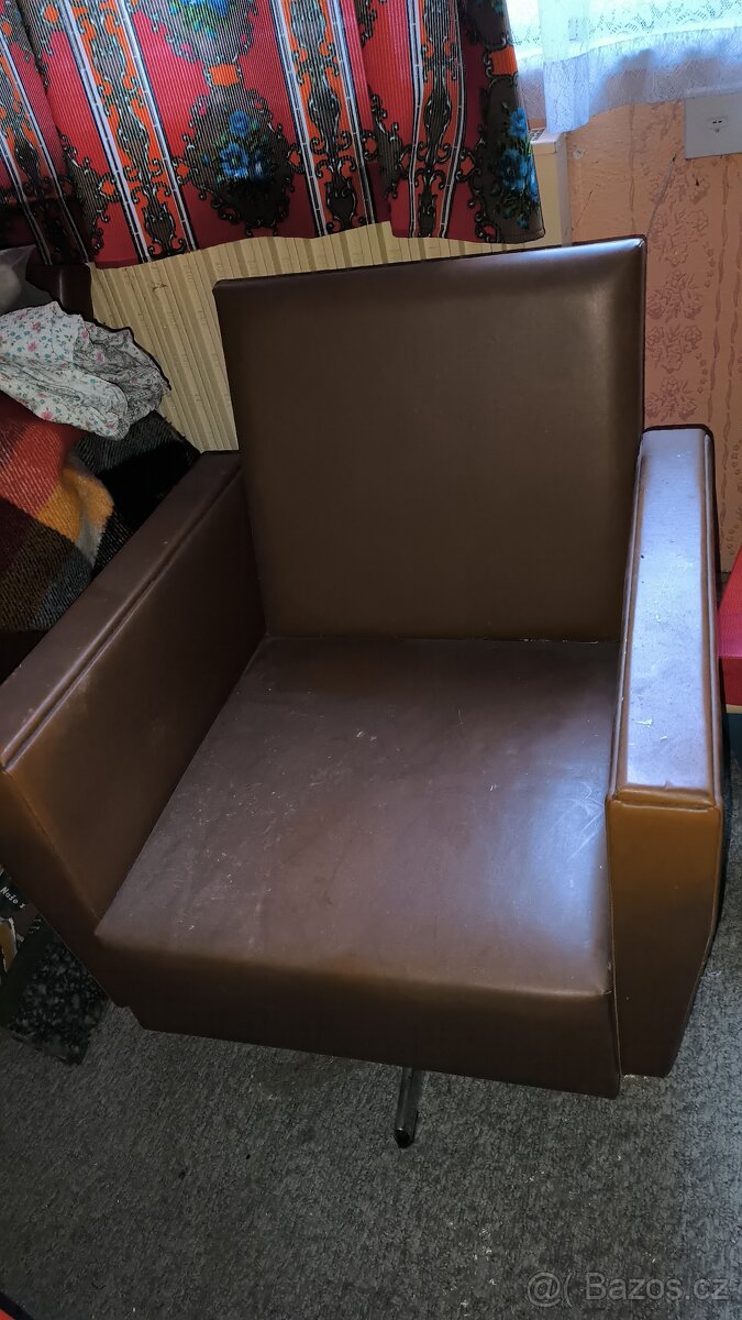 Retro sedačka + 2 křesla + stolek - 8