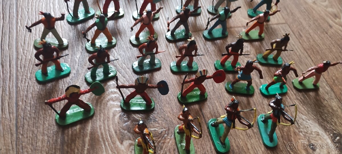 Indiáni figurky - 34 kusů - 8