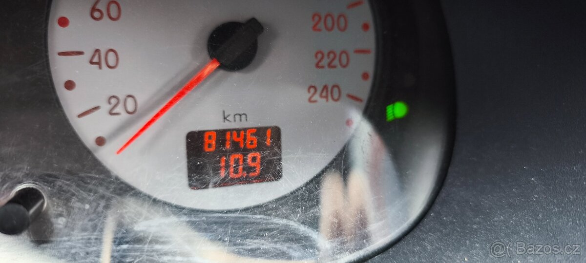 Renault Clio najeto 81.461km, STK 3/28 - 8