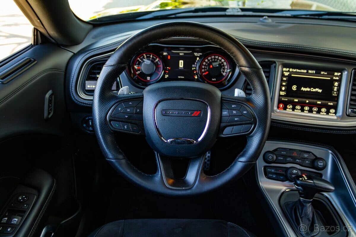 Dodge Challenger R/T 5.7 V8 / TOP STAV - 8