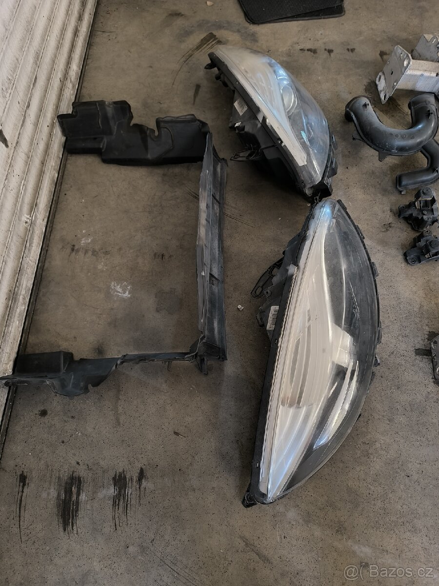 Renault Scénic 3 přední část - 8